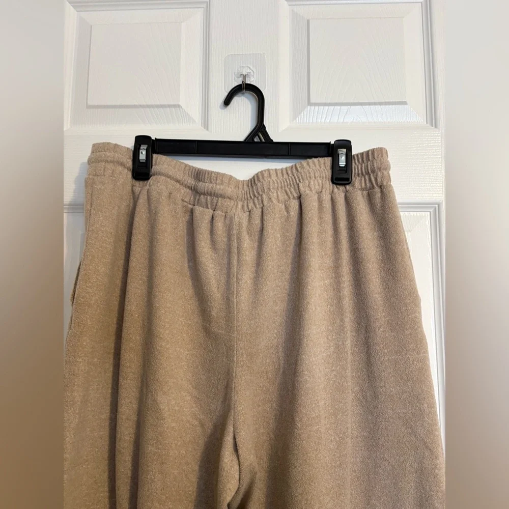 Time and Tru Wide Leg Hacci Pants Pull-on Comfy & cozy stretchy tan cropped - Picture 7 of 8